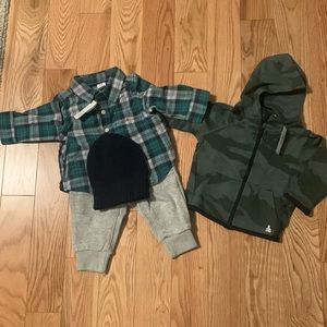 Infant boys baby Gap hoodie & outfit 3-6 months